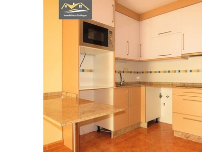 SE VENDE APARTAMENTO A INVERSORES EN EL BARRIO DEL PUENTE CERCA DE LA PLAZA DE LA MARINA. REF 6414