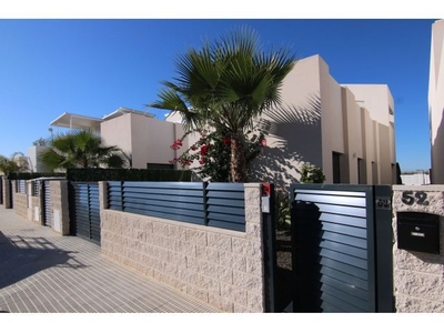 Villa de Lujo en Venta en Benijófar, Alicante