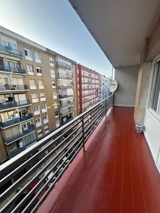 Alquiler de piso en calle Félix Apellaniz de 2 habitaciones con muebles y balcón