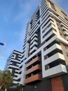 Alquiler de piso en Nou Eixample Sud de 3 habitaciones con terraza y garaje