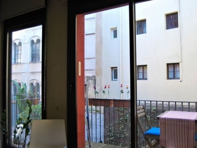 Alquiler de piso en Sant Pere, Santa Caterina i la Ribera de 1 habitación con terraza y muebles