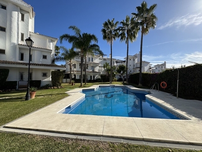 Apartamento en venta en La Dama de Noche - La Alzambra, Marbella, Málaga