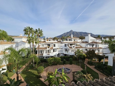 Ático en venta en Nueva Andalucia, Marbella, Málaga