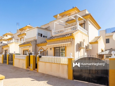 Casa en venta en Aguas Nuevas, Torrevieja, Alicante