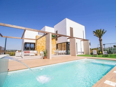 Chalet en venta en Los Balcones, Alicante