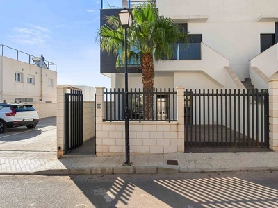 Piso en venta en calle Velázquez V Costa de 2 habitaciones con terraza y piscina