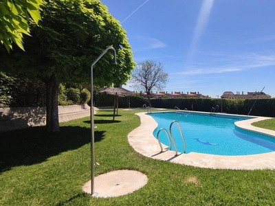 Piso en venta en El Brillante -El Naranjo - El Tablero de 2 habitaciones con piscina y jardín