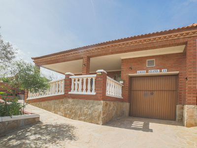 ¡ Tu oasis de lujo en Alt camp con vistas a la montaña ! Venta Montferri