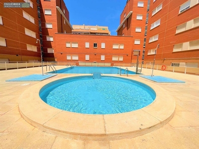 Venta de piso en El Maset de 2 habitaciones con terraza y piscina