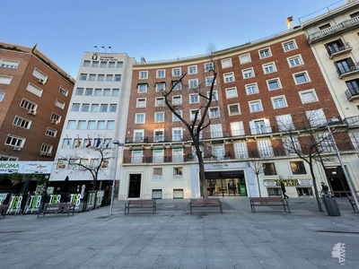 Piso en venta en Plaza Manuel Becerra, 1º, 28028, Madrid (Madrid)