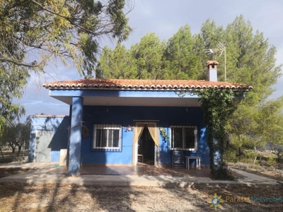 Casa con terreno en Bèlgida