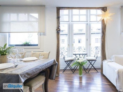 Elegante apartamento de 3 dormitorios en alquiler en el Casco Viejo de Bilbao