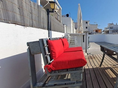 Alquiler de ático en calle Fragata de 1 habitación con terraza y muebles