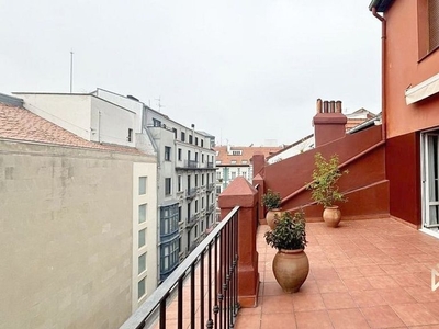 Alquiler de piso en Barrio de Abando de 3 habitaciones con terraza y balcón