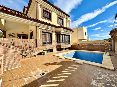 Casa independiente en venta en El Pinar - Palacio de Congresos, Torremolinos