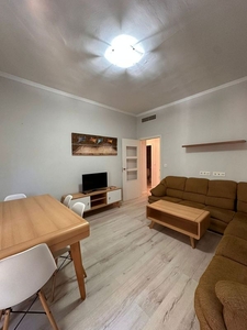 Piso en alquiler en calle Doña Marina de 3 habitaciones con muebles y aire acondicionado