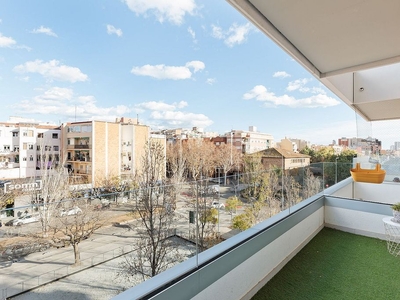 Piso en alquiler en Centre - Hospitalet de Llobregat, L´ de 3 habitaciones con terraza y piscina