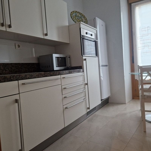 Piso en alquiler en Centro - Vitoria-Gasteiz de 2 habitaciones con muebles y balcón