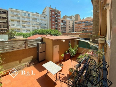 Piso en alquiler en La Nova Esquerra de l'Eixample de 3 habitaciones con terraza y balcón