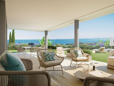 Piso en venta en Los Monteros - Bahía de Marbella de 3 habitaciones con terraza y piscina