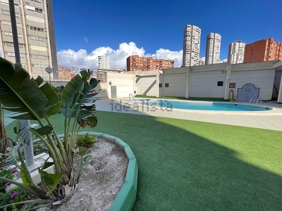 Piso en venta en Pueblo Levante de 3 habitaciones con terraza y piscina
