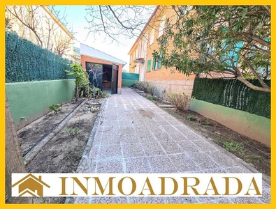 Venta de piso en Adrada (La) de 4 habitaciones con terraza y garaje