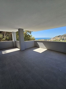 Venta de piso en calle Monte Miramar Complejo Clarity Málaga de 4 habitaciones con terraza y piscina