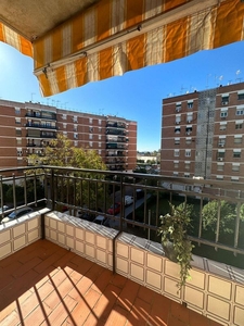 Venta de piso en Vista Alegre - Parque Cruz Conde de 3 habitaciones con terraza y jardín