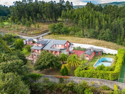 Villa en venta en Santiago de Compostela
