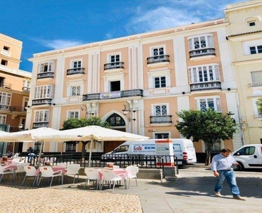 Venta Piso Cádiz. Piso de tres habitaciones Segunda planta con terraza