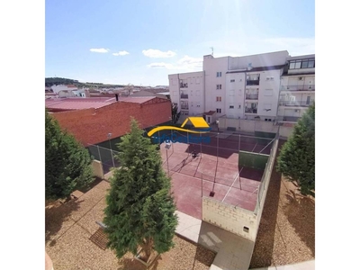 Venta Piso Valdepeñas. Piso de una habitación Buen estado tercera planta con balcón