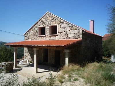 CASA EN RUINAS