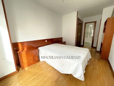 Alquiler de piso en Plaza España - Villa Pilar - Reyes Católicos - Vadillos de 1 habitación con garaje
