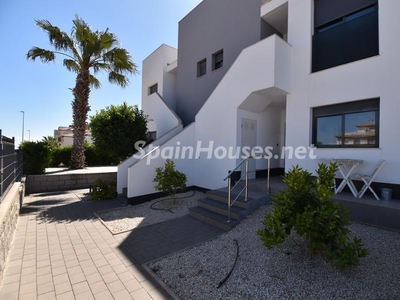 Apartamento bajo en venta en Cabo Roig, Orihuela