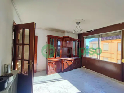 Apartamento en venta en A Pocos Metros de La Plaza de Toros de Leon en Oteruelo-Armunia-Trobajo del Cerecedo por 39,800 €