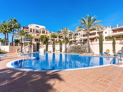 Apartamento en venta en La Alquería, Estepona