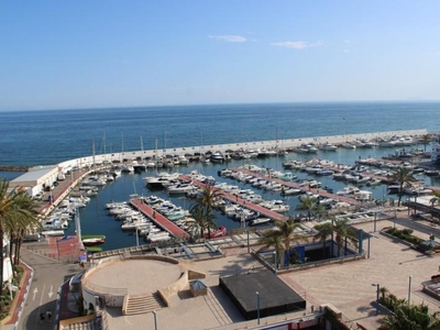 Apartamento en venta en Playa de la Fontanilla, Marbella