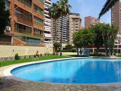 Ático en venta en Pueblo Levante de 4 habitaciones con terraza y piscina