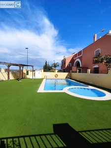 Ático en venta en Roda de 2 habitaciones con terraza y piscina