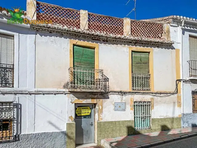 Casa adosada en venta en Calle de Granada, 12 en Cogollos de La Vega por 19,000 €