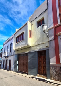 Casa adosada en venta en Santa María de Guía