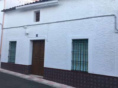 Casa en venta en Calle de Bravo Murillo en Oliva de la Frontera por 70,000 €
