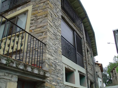 Casa en venta en Calle Mayor en La Fueva por 85,000 €