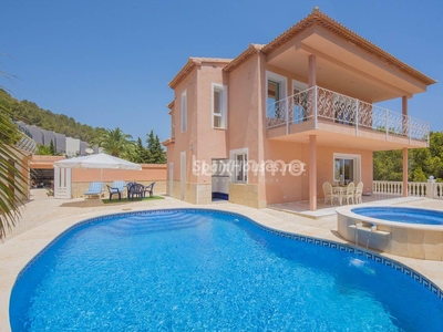 Casa independiente en venta en Calpe