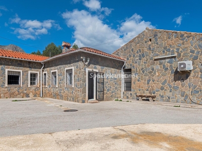 Casa independiente en venta en La Nucia