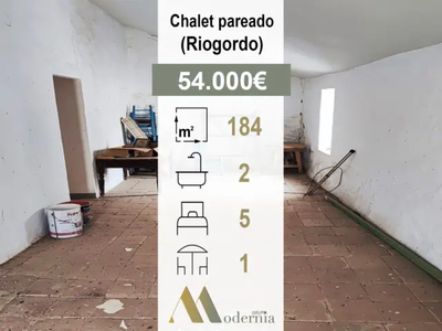 Casa pareada en venta en Calle del Pozo, cerca de Calle de la Noguera en Riogordo por 54,000 €