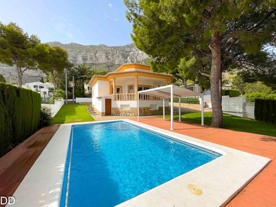 Chalet en venta en El Montgó, Dénia