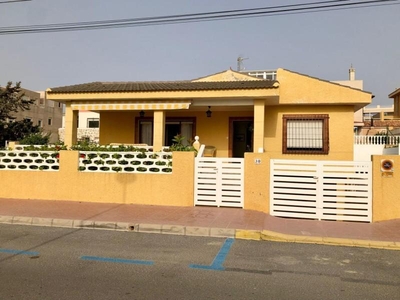 Chalet en venta en Guardamar Playa, Guardamar del Segura