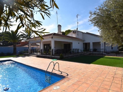 Chalet en venta en Orihuela Costa