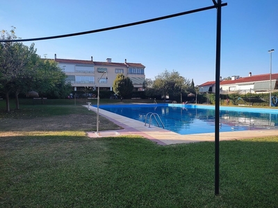 Dúplex en venta en calle Parque de Doñana de 4 habitaciones con piscina y garaje